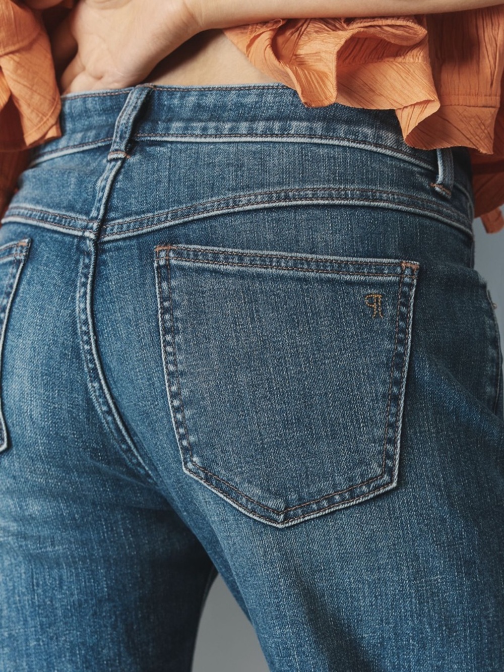 Anthropologie Pilcro Low Rise Flare Jeans Akita Wash SIZE 27 NEW - Picture 3 of 9